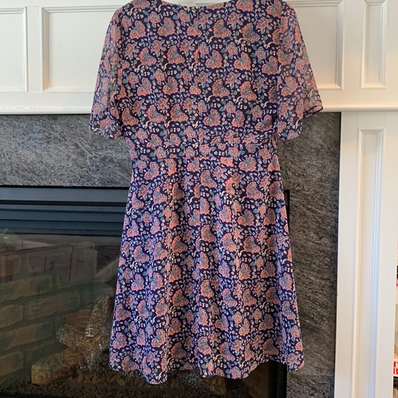 Madewell Floral Chiffon Dress with Button Front Detail and Floaty Sleeves - Picture 3 of 8